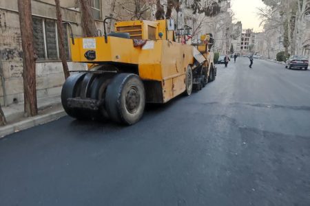 آغاز عملیات آسفالت ریزی مکانیزه خیابان شهید فلاحی توسط شهرداری ورامین