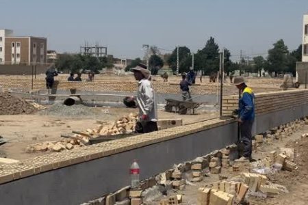 بازدید شهردار ورامین از آخرین مراحل دیوار کشی و ساخت پارک ترافیک