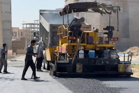 مرحله سوم عملیات آسفالت ریزی مکانیزه شهر ورامین در شهرک‌ فجر آغاز شد