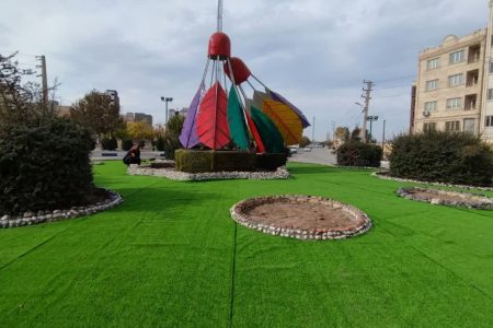 با دستور مومنی شهردار ورامین /عملیات ساخت احداث المان بهمراه  رنگ آمیزی و بهسازی میدان ورزش واقع منطقه  شهرک فجر اجرا وپایان رسید