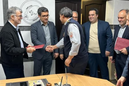 مراسم  تجلیل و قدردانی شهردار ورامین از ۳۲ نفر از پرسنل منسوب به خانواده محترم شهیدان شاغل در شهرداری ورامین